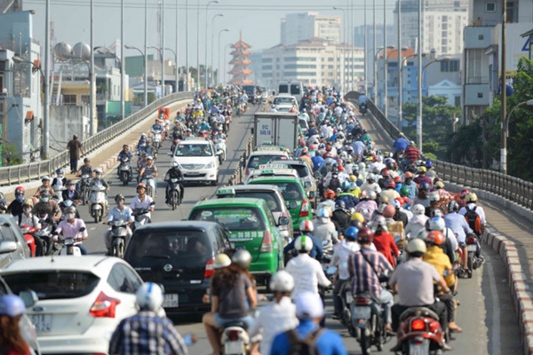 Kinh nghiệm cho việc làm lái xe du lịch tại Hà Nội khi gặp giờ cao điểm - Ảnh 1