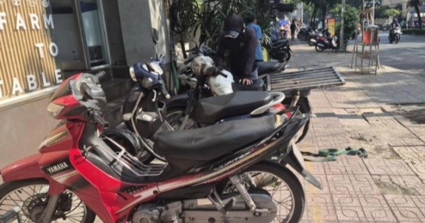 Đi Xe Máy Lên Vỉa Hè Năm 2026: Khi Nào Hợp Lệ & Mức Phạt Mới Cần Biết