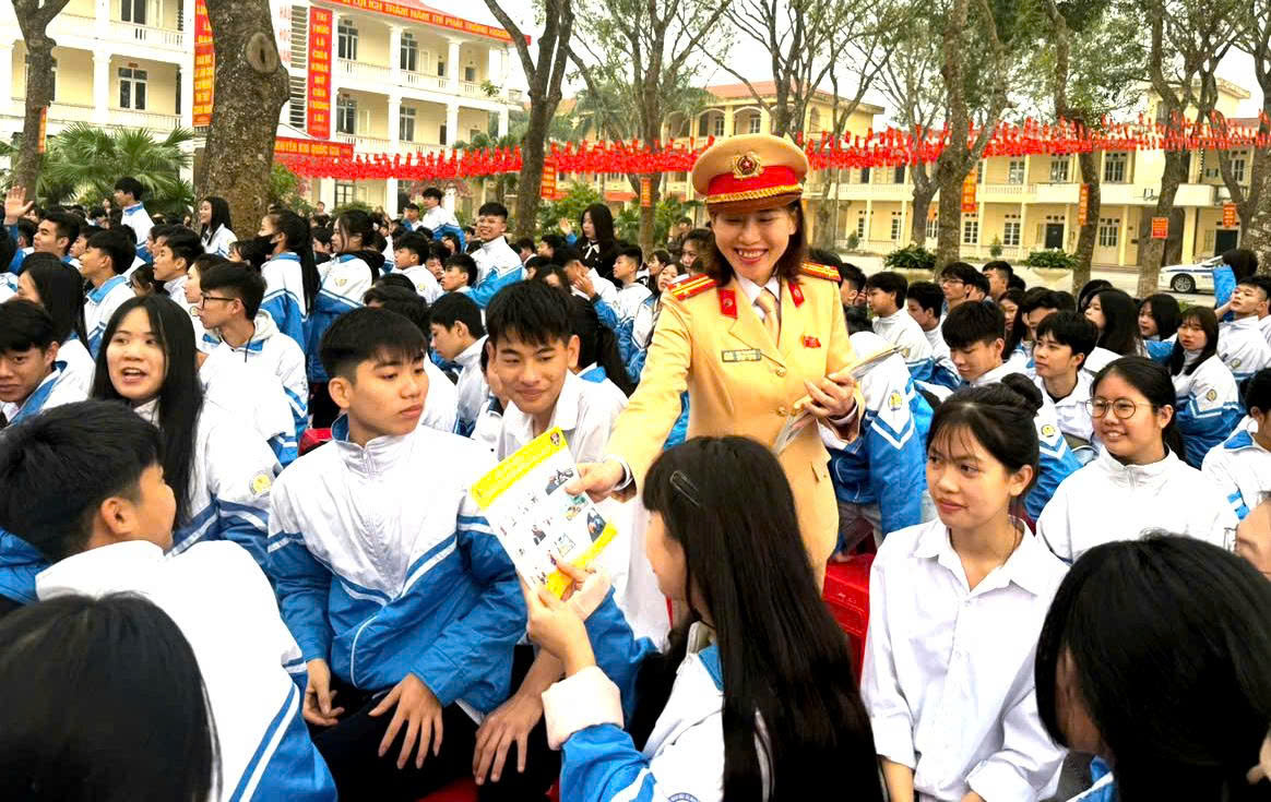 Kỹ Năng Lái Xe An Toàn Cho Học Sinh: Cẩm Nang Vàng Cho Thế Hệ Z